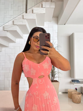Vestido Carolina Bordado – Caimento Perfeito e Regulagem