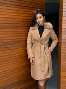 Sobretudo com Pelos - Com Gola Removível.