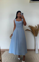 Vestido Amélia – Linho com Alças Largas e Recorte Elegante