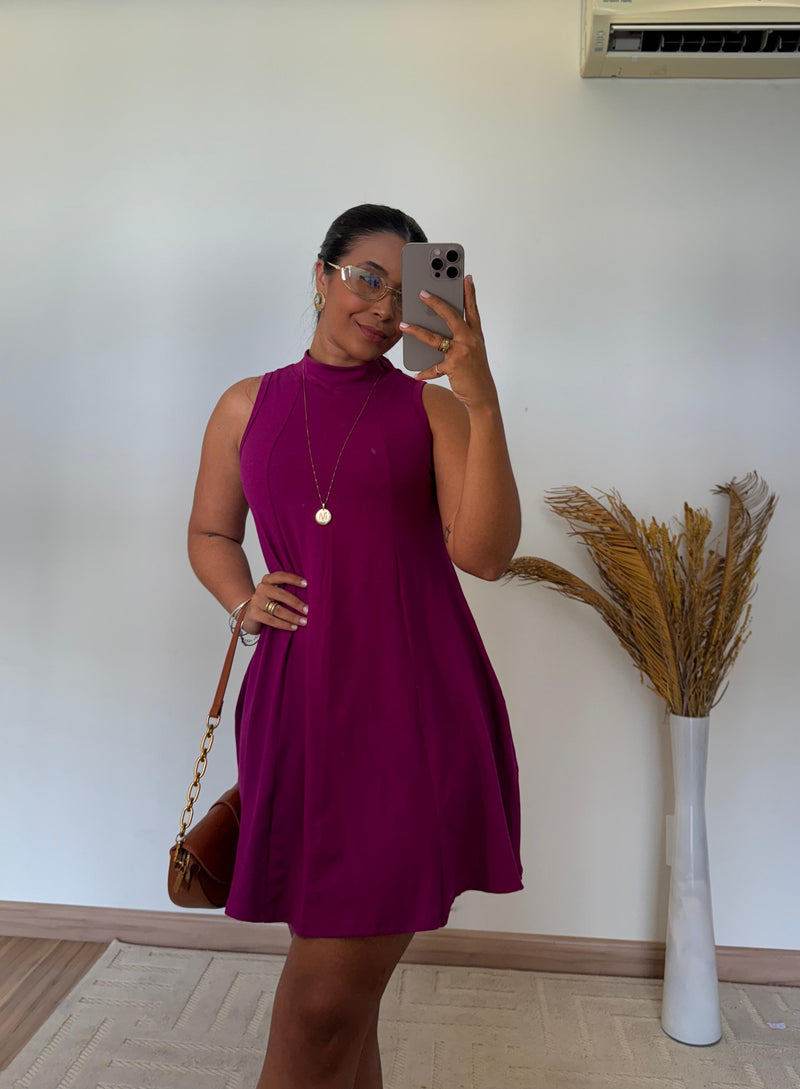 Vestido Lizzie – Malha Premium com Gola Alta