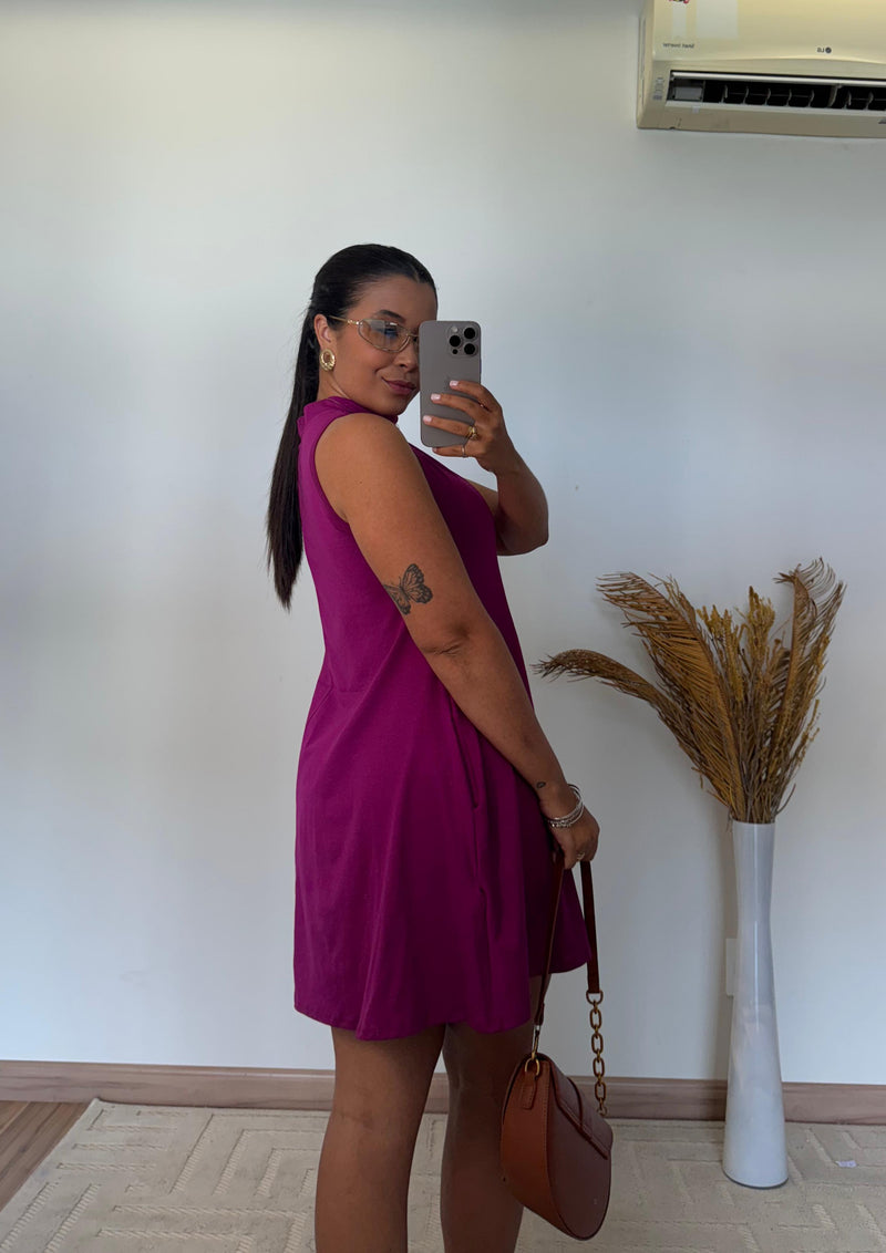 Vestido Lizzie – Malha Premium com Gola Alta