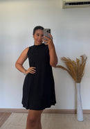 Vestido Lizzie – Malha Premium com Gola Alta