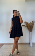 Vestido Lizzie – Malha Premium com Gola Alta