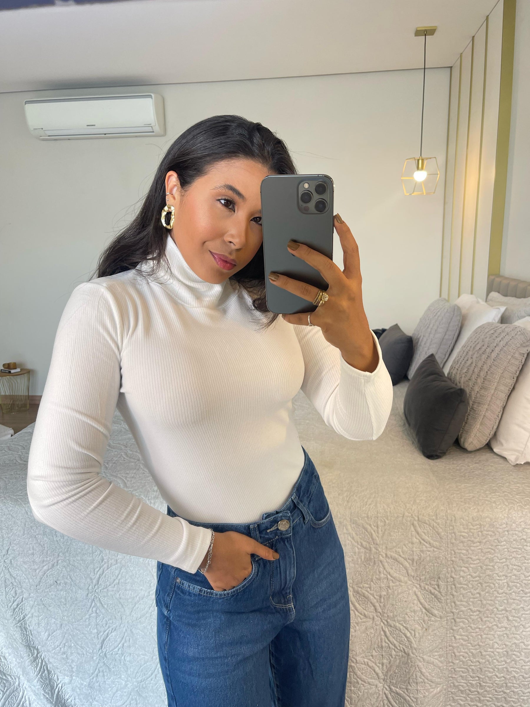 Blusa Cacharrel Gola Alta Aveludada