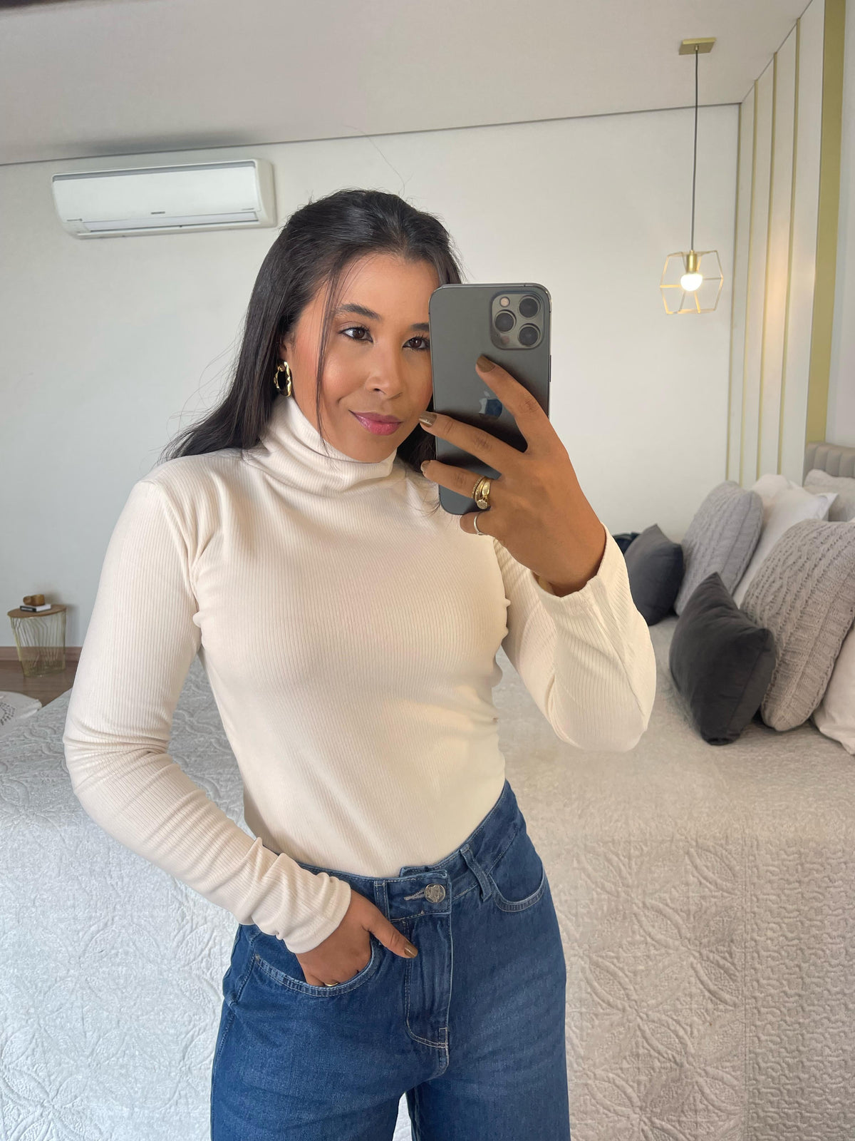 Blusa Cacharrel Gola Alta Aveludada