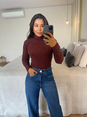 Blusa Cacharrel Gola Alta Aveludada